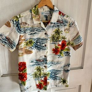 TORI RICHARD UNIFORMS WOMEN'S SMALL EUC HAWAIIAN SHIRT COTTON